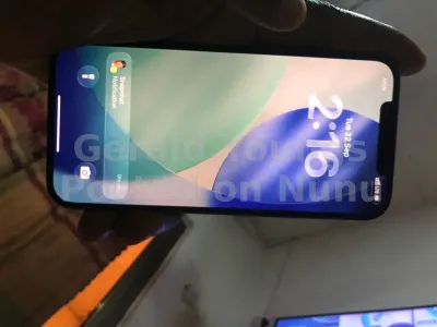 iPhone 12 Pro Max 128gb Screen cracked ,Battery health 75