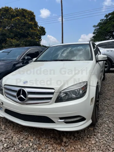 2008 Mercedes-Benz C300 3.0L V6 – Automatic – Clean & Neat