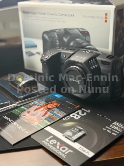 Blackmagic Pocket Cinema Camera 4K(Body) + Creator Essentials Kit
