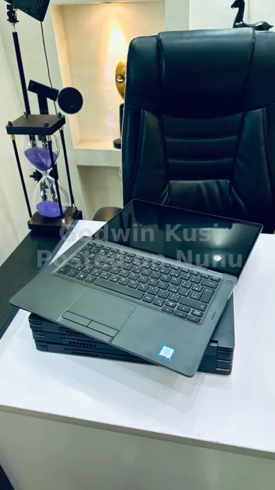 Dell latitude 5300 2-in-1 Machine