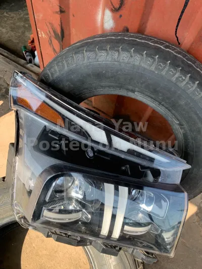 Hyundai Santa Fe 2023 headlight right