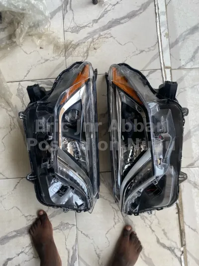 Toyota RAV4 2016-2017-2018 Headlights Pair