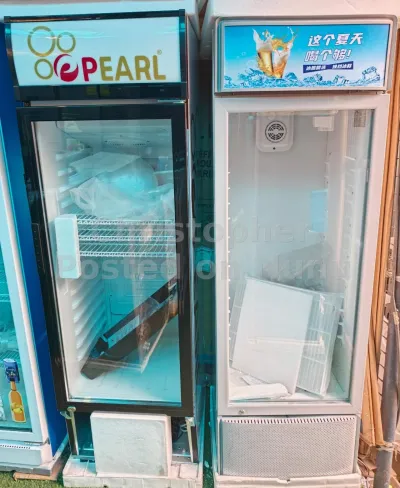 Presented are two distinct display units: a Pearl display unit