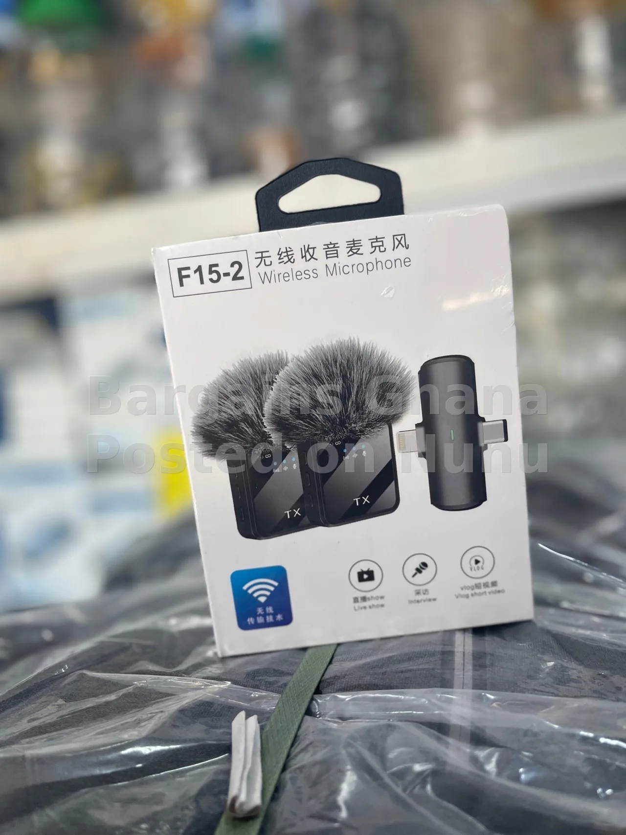 F15 Lavalier Wireless Microphone (2 In 1)