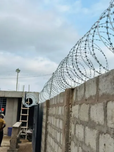 Razor fence troubleshooting and installations