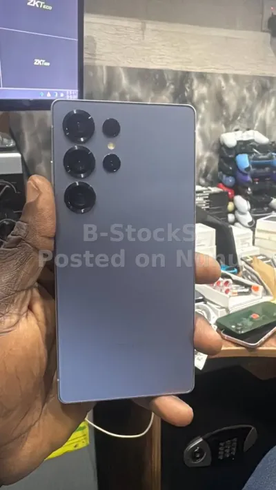 Neatly used S25 ultra 256gb