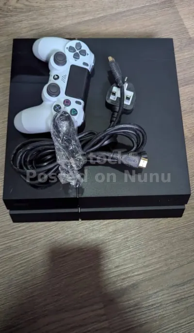 Ps4 standard with 8 games