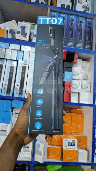 TT07 SELFIE STICK