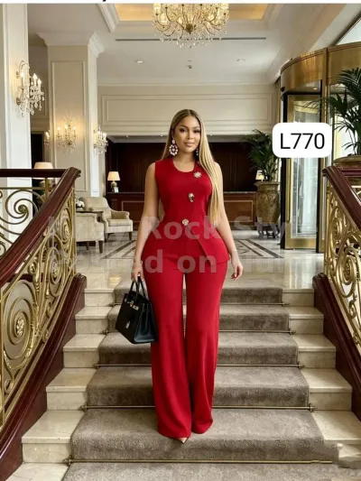 luxurious sleeveless blazer dress.set