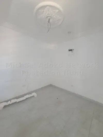 SINGLE ROOM SELF-CONTAINED