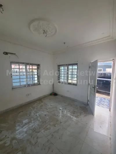 CHAMBER AND HALL SELF-CONTAINED