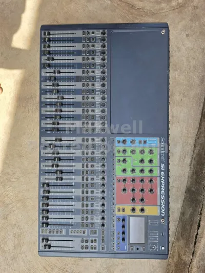 Soundcraft Si Expression digital mixing console