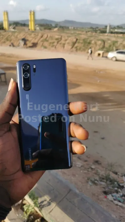 Huawei P30pro 128gig/6gb rom .Very neat with long lasting battery