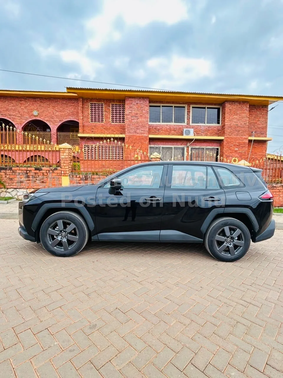 TOYOTA RAV4 2026