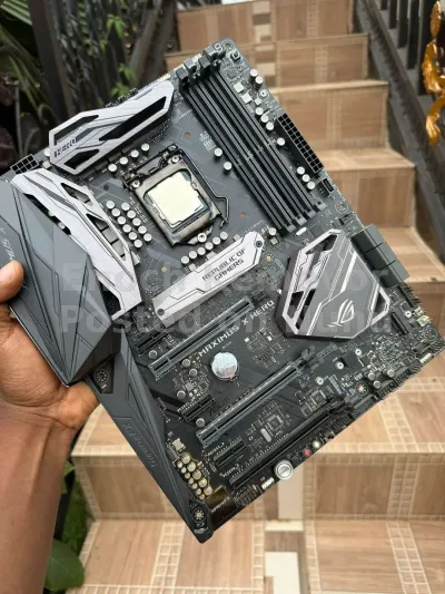 ASUS ROG MAXIMUS X HERO +i7 8700 CPU