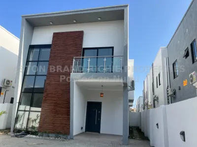 Executive 4 bedroom with a boys quarters house for sale at east airpor