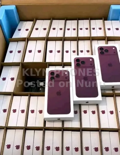 original IPhone 18pro 256gb unlock and physicalsim battery 100 %
