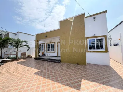 3 bedroom house at Spintex Batsona for rent 4 washrooms