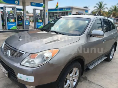 Neatly maintained 7-seater family SUV. Engine & gearbox solid, AC