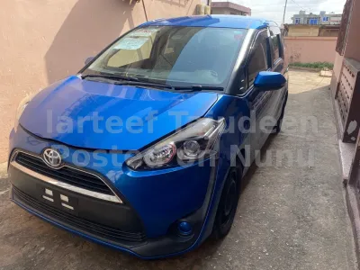 Toyota Sienta 2016