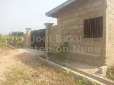 Uncompleted 3 bedroom room house+ 1 bedroom house in one plot 100x100