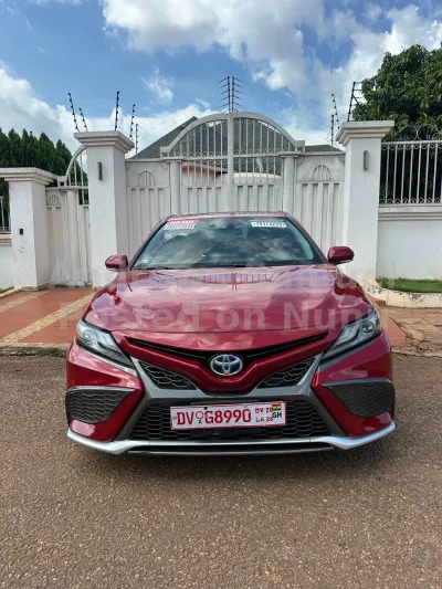 2021 Toyota Camry XSE hybrid