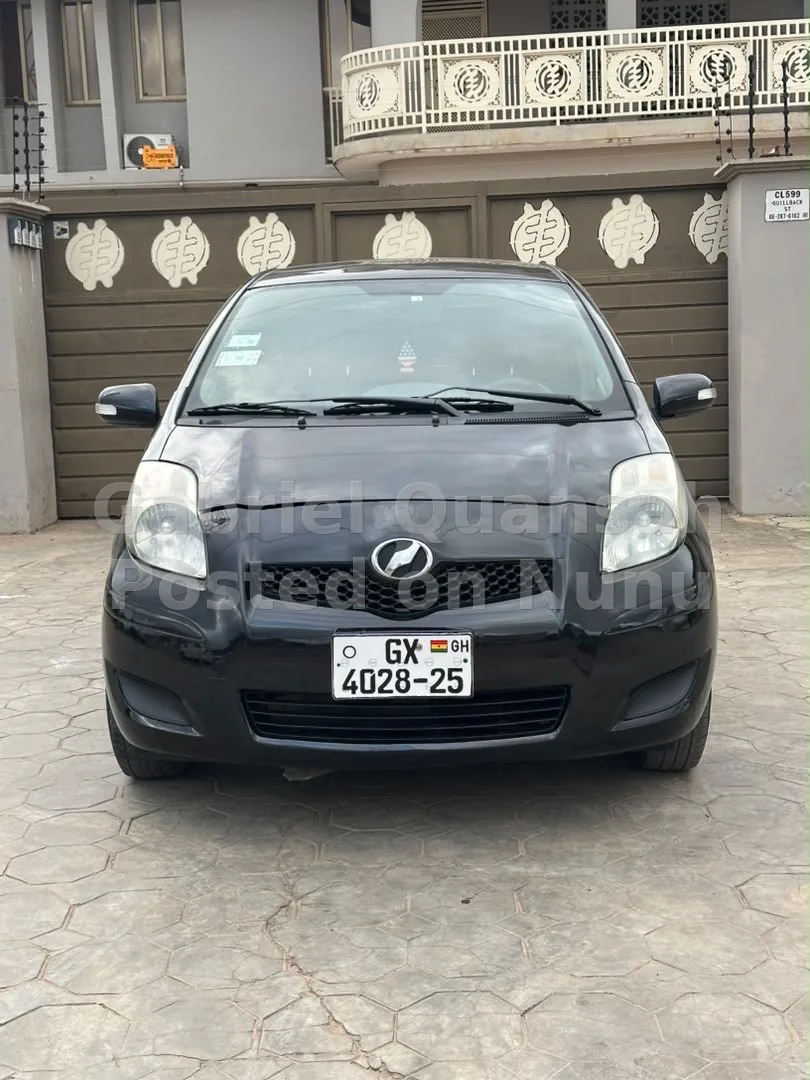 Toyota vitz 2010 model