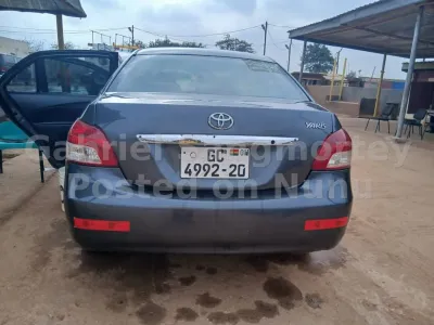 2011 Toyota yaris