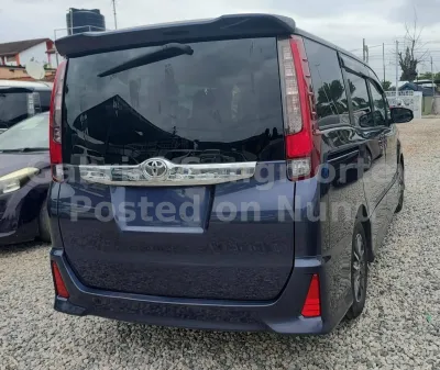 2014 Toyota Noah