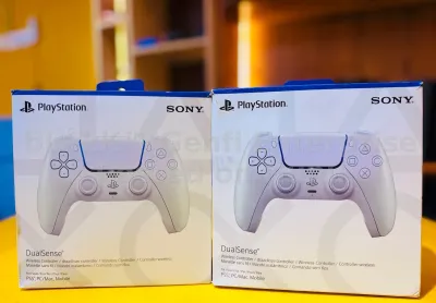 PS5 Chroma Pearl Controllers